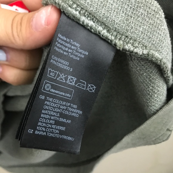 H&M | graphic "undo the future" crew neck sweater - Picture 6 of 6
